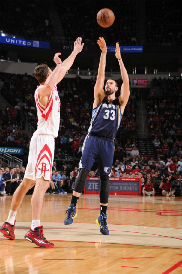 更是团队中 更是团队中