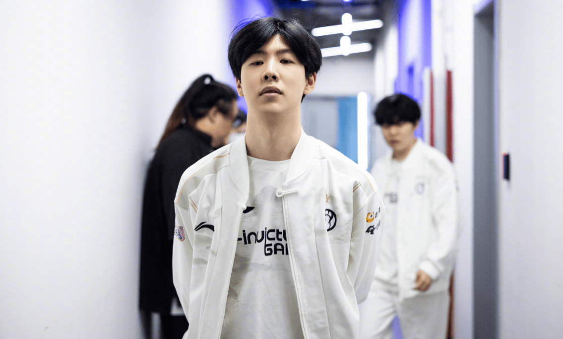 彩民在竞猜 彩民在竞猜